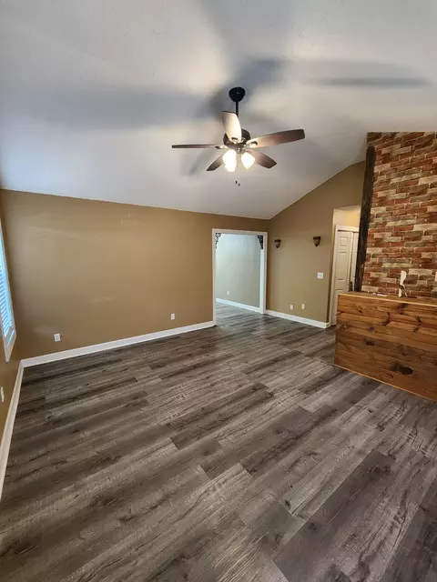 Living - 1149 Oak Grove Rd, Goodspring, TN 38460 photo 1 of 2