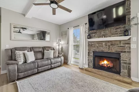 Living - 3695 Dobbin Rd, Springfield, TN 37172 photo 1 of 3