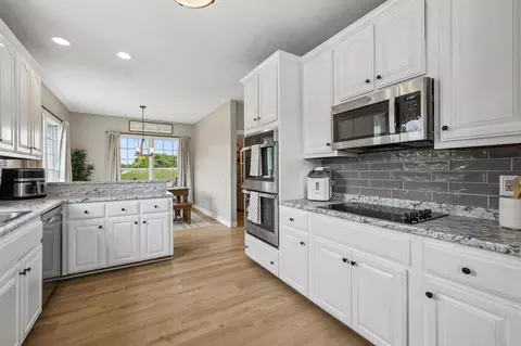 Kitchen - 3695 Dobbin Rd, Springfield, TN 37172 photo 3 of 4
