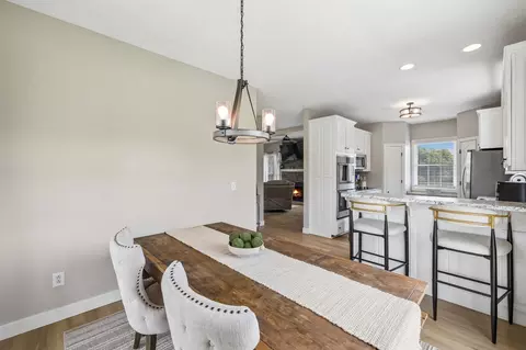 Dining - 3695 Dobbin Rd, Springfield, TN 37172 photo 1 of 3