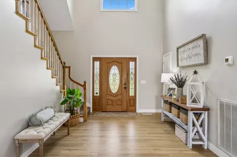 Entry Way - 3695 Dobbin Rd, Springfield, TN 37172 photo 2 of 5