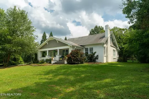 2516 Maple Dr, Knoxville, TN 37918