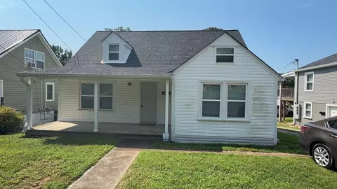 812 Woodmont Blvd, Clarksville, TN 37040