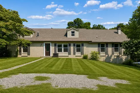 305 Cainridge Dr, Clarksville, TN 37040