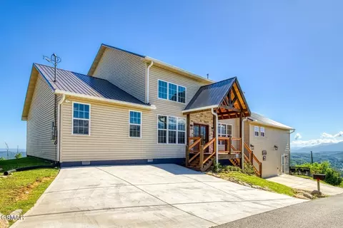 810 Oakley Way, Gatlinburg, TN 37738