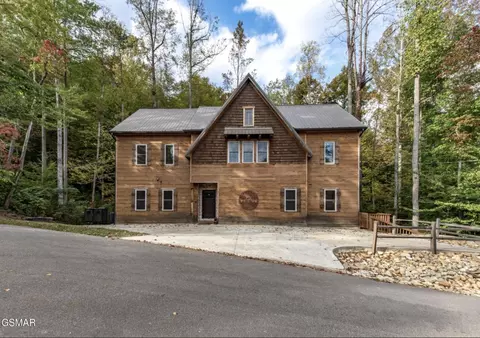 440 Winfield Heights Rd, Gatlinburg, TN 37738