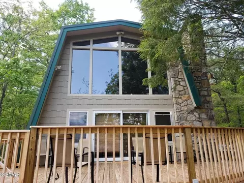 1116 Alpenrose Dr, Gatlinburg, TN 37738