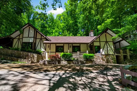 1116 Ski Mountain Rd, Gatlinburg, TN 37738