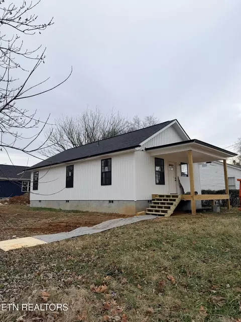 734 Seymour St, Morristown, TN 37813