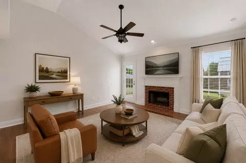 Living - 4014 Sequoia Trl, Spring Hill, TN 37174 photo 3 of 6