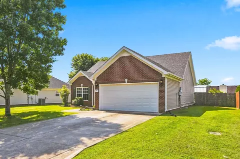 Exterior - 4014 Sequoia Trl, Spring Hill, TN 37174 photo 2 of 7
