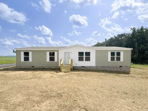 923 White Springs Rd, Lafayette, TN 37083