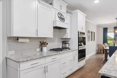 Kitchen - 1045 Windemere Dr, Gallatin, TN 37066 photo 4 of 5