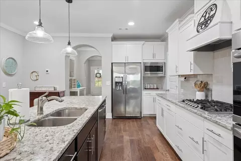 Kitchen - 1045 Windemere Dr, Gallatin, TN 37066 photo 3 of 5