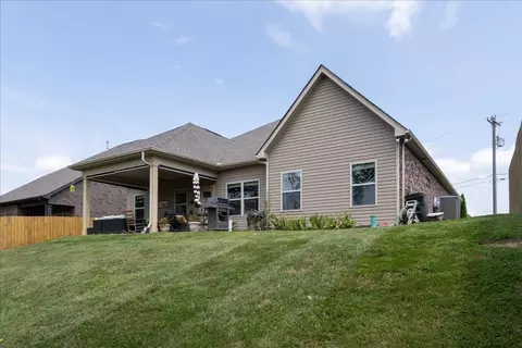 Exterior - 1045 Windemere Dr, Gallatin, TN 37066 photo 4 of 7