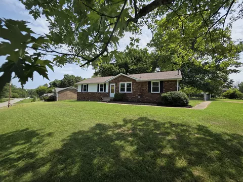 641 Cleveland Dr, Clarksville, TN 37042