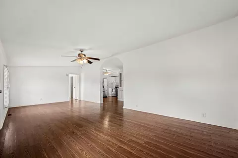 Living - 184 Mcgowan Rd, Morrison, TN 37357 photo 4 of 10