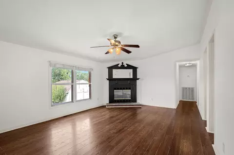 Living - 184 Mcgowan Rd, Morrison, TN 37357 photo 8 of 10