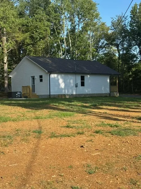 Exterior - 3131 Oak Grove Rd, Goodspring, TN 38460 photo 4 of 9