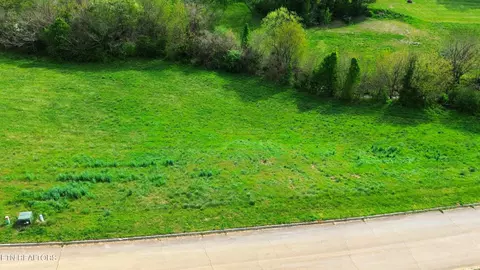 916 Carter Springs Dr, Maryville, TN 37801