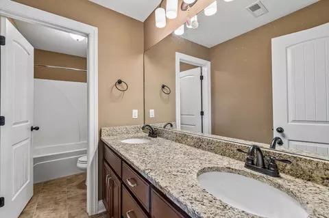 Bath - 5149 Prickly Pine Pl, Murfreesboro, TN 37129 photo 5 of 6