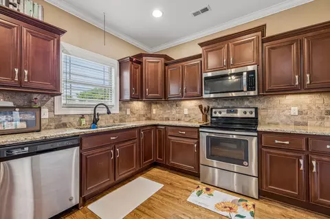Kitchen - 5149 Prickly Pine Pl, Murfreesboro, TN 37129 photo 2 of 5
