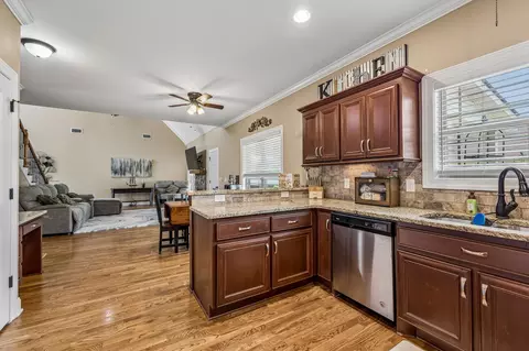 Kitchen - 5149 Prickly Pine Pl, Murfreesboro, TN 37129 photo 4 of 5