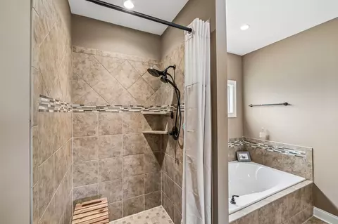 Bath - 5149 Prickly Pine Pl, Murfreesboro, TN 37129 photo 4 of 6