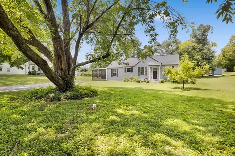 655 Lock 4 Rd, Gallatin, TN 37066
