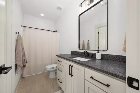 Bath - 520 Gresham Ln, Murfreesboro, TN 37129 photo 6 of 6