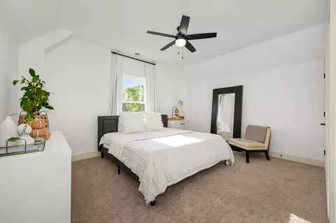 Bedroom - 520 Gresham Ln, Murfreesboro, TN 37129 photo 4 of 5