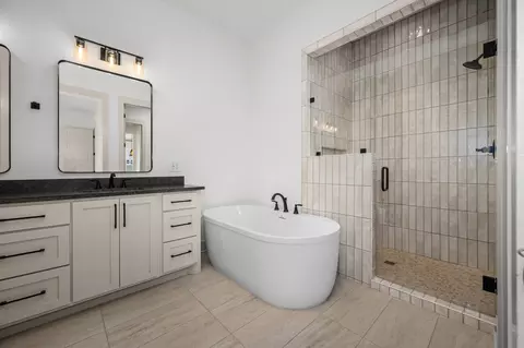 Bath - 520 Gresham Ln, Murfreesboro, TN 37129 photo 1 of 6