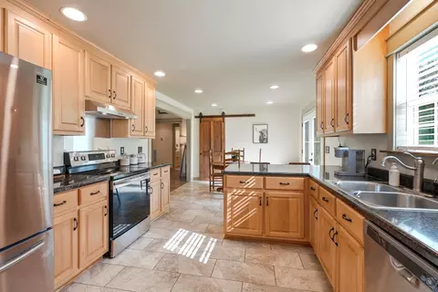 Kitchen - 480 William Whitworth Rd, Pulaski, TN 38478 photo 2 of 4