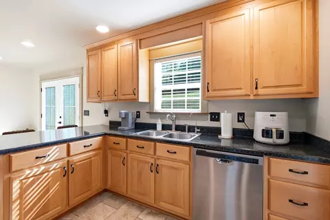 Kitchen - 480 William Whitworth Rd, Pulaski, TN 38478 photo 3 of 4