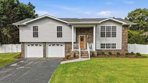 441 Sandalwood Dr, Hixson, TN 37343