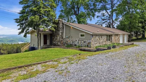 12024 Laurbrow Rd, Soddy Daisy, TN 37379
