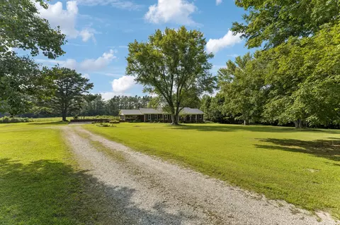 216 Napier Lake Rd, Hohenwald, TN 38462