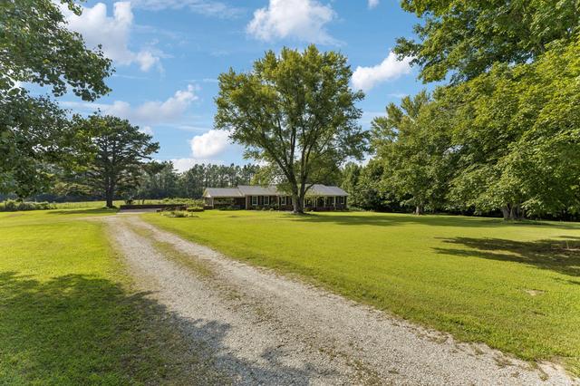 216 Napier Lake Rd, Hohenwald, TN 38462