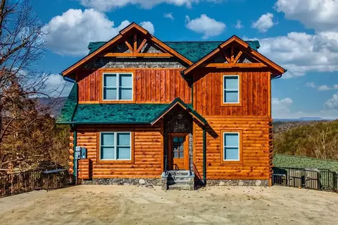 1250 Bird Nest Way, Sevierville, TN 37862