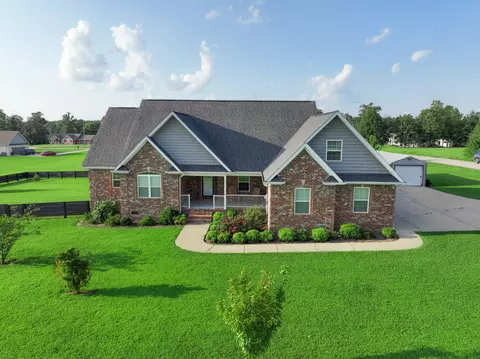 225 Gobbell Ave, Mount Pleasant, TN 38474