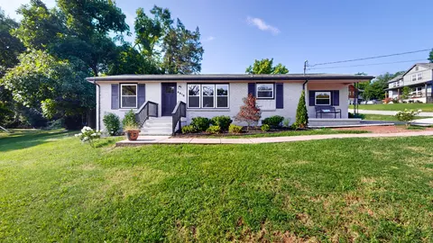 4916 Packard Dr, Nashville, TN 37211