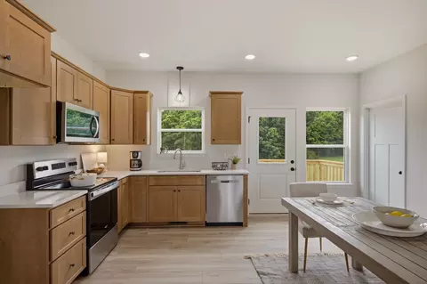 Kitchen - 1434 E Piney Rd, Dickson, TN 37055 photo 1 of 4