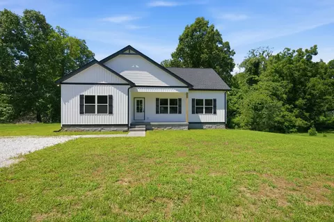 Exterior - 3033 Bowker Rd, Charlotte, TN 37036 photo 1 of 7