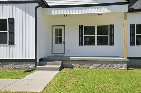 Exterior - 3033 Bowker Rd, Charlotte, TN 37036 photo 4 of 7