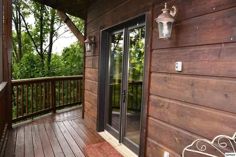 3539 Sugar Maple Loop Rd, Sevierville, TN 37862 photo 3