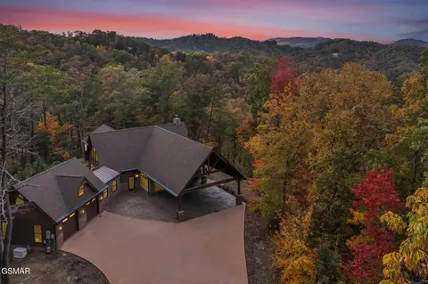 2438 Hickory Knoll Ln, Sevierville, TN 37862