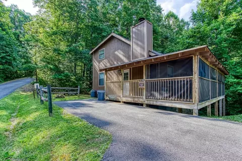 1729 Austin View Way, Sevierville, TN 37876