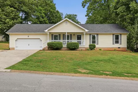 10123 Bear Trail Dr, Soddy Daisy, TN 37379