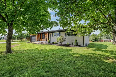 403 Robins St, Lawrenceburg, TN 38464