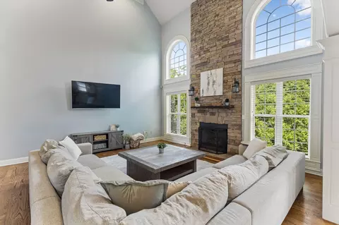 Living - 3005 Mickey Rd, Spring Hill, TN 37174 photo 2 of 3